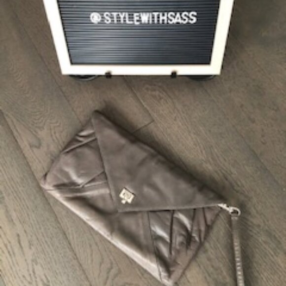 Rudsak Leather Clutch Wristlet w Metal Hardware Detachable Hand Strap Grey Sz OS - Picture 1 of 4